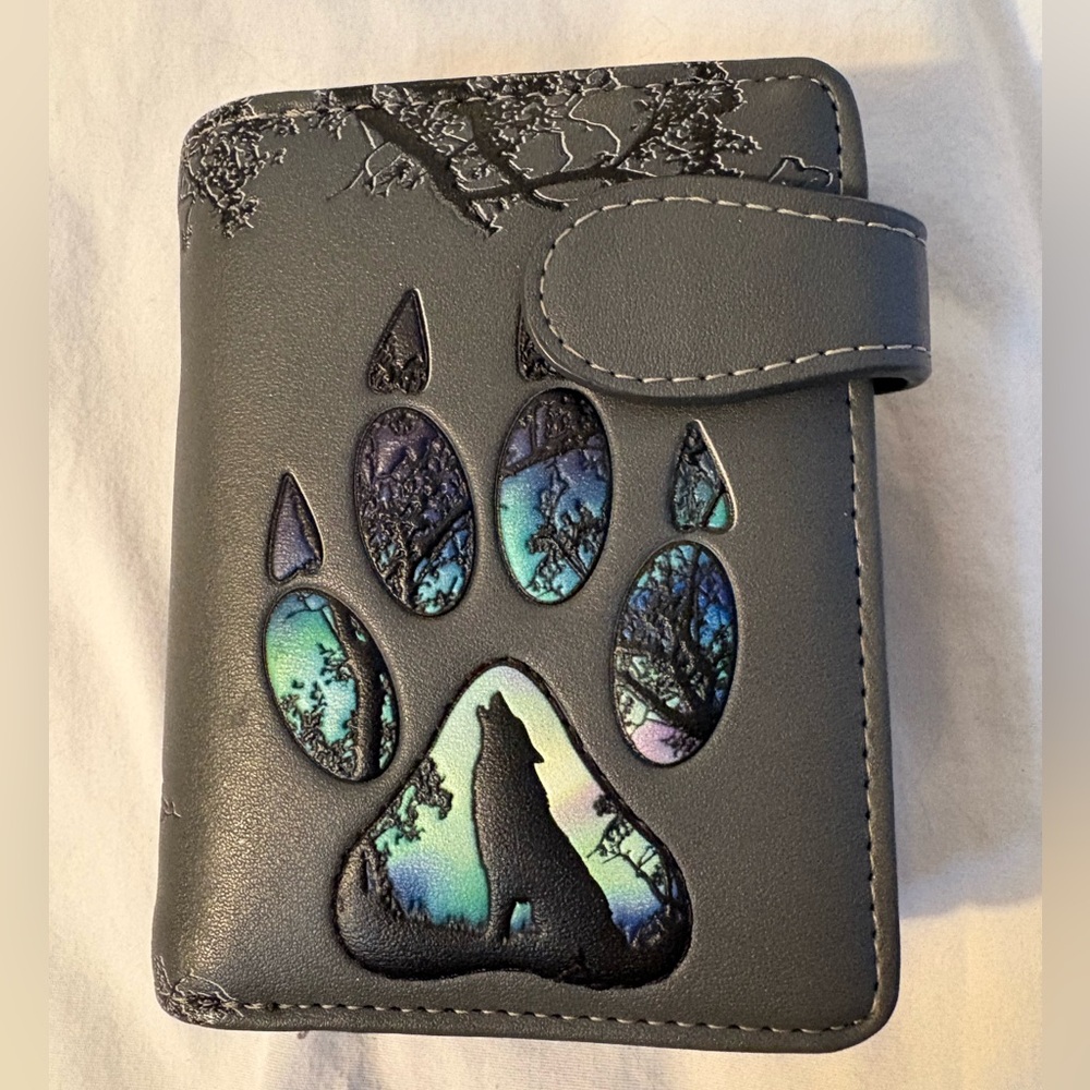 Gray Wolf Paw Print Wallet